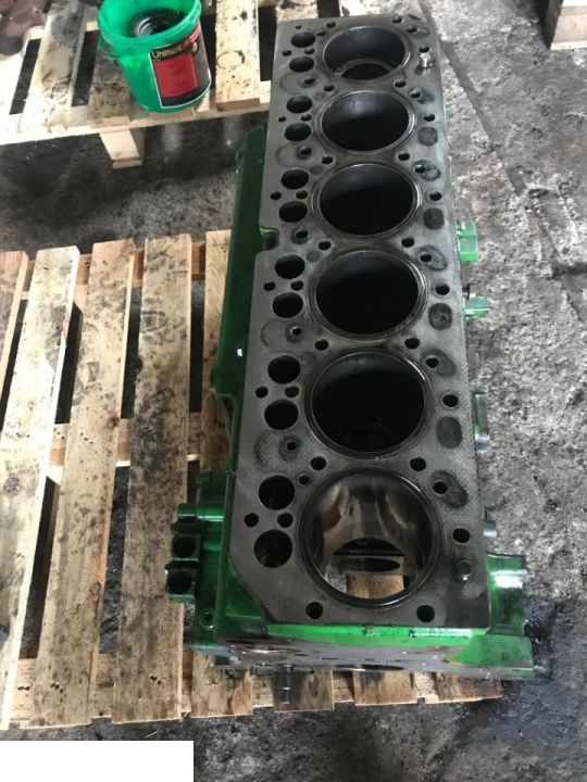 Blok Silnika John Deere 6068 , R504850