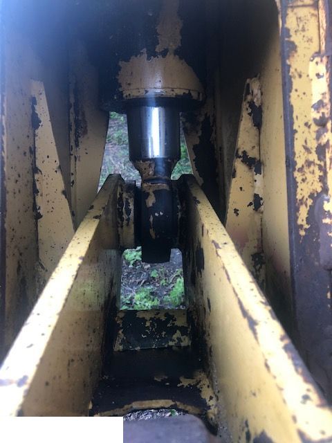 Cat th 62 - Siłownik Poziomowania Łyźki Siłownik Wychyłu [Caterpillar th62]