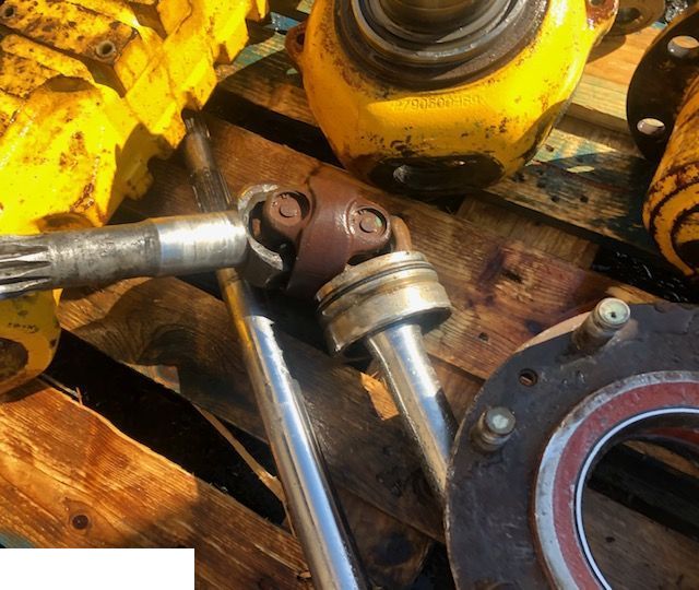 Caterpillar TH - Clark Hurth - Półoś Zwrotnica [CZĘŚCI]