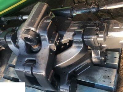 Claas Axion 830 840 850 Oś przednia Resor Zwolnica Zwrotnia Wkład Mostu Półoś Resor