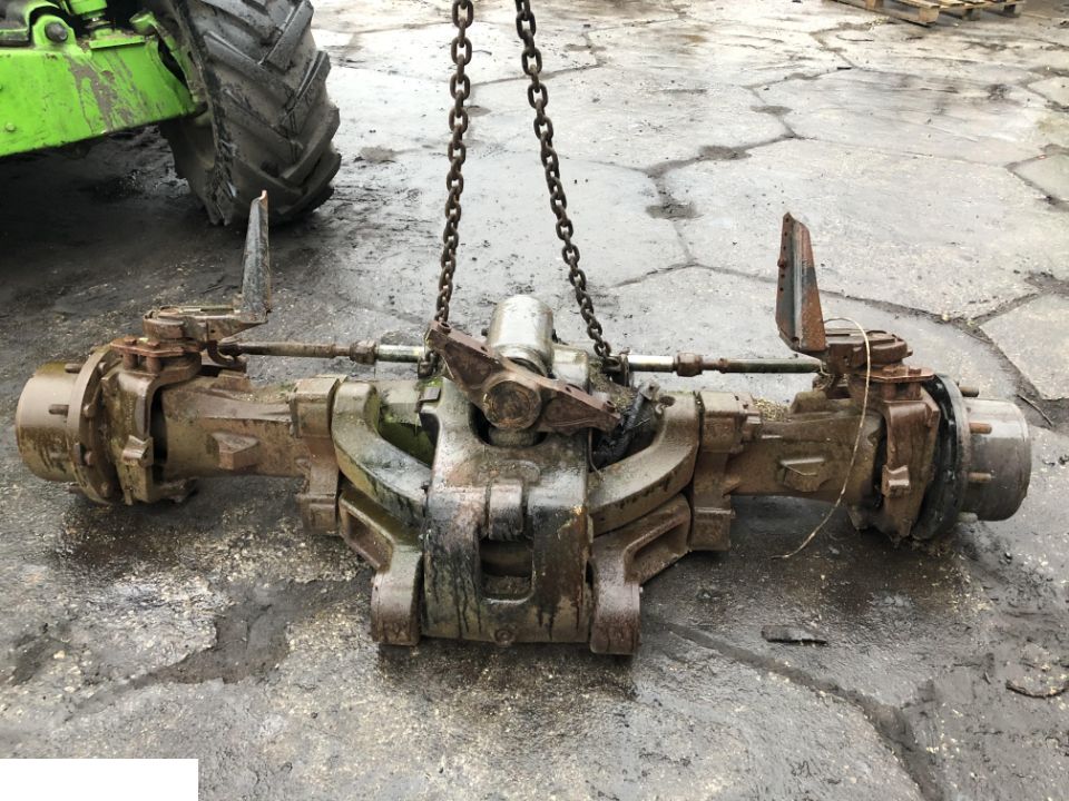 Claas Axion 840 Zwolnica Przednia