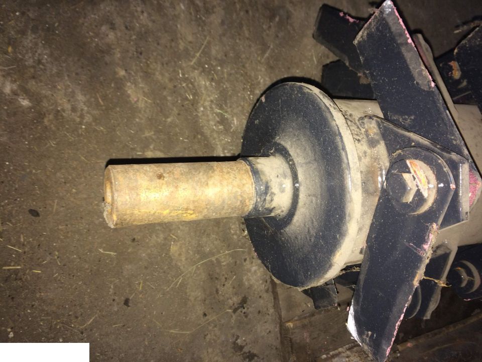 Claas Lexion 580 - Wał Sieczkarni Słomy