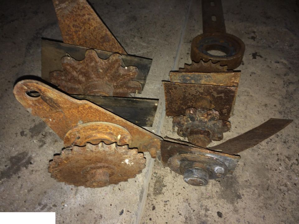 Claas Lexion Osie Podajnika Ziarnowego / Kłosowego