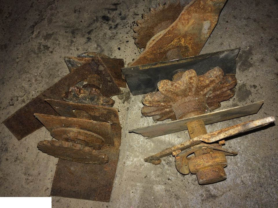 Claas Lexion Osie Podajnika Ziarnowego / Kłosowego