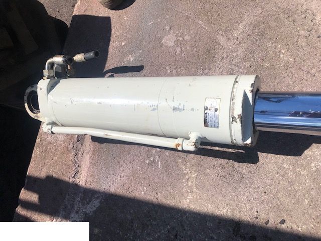 Claas Ranger - Siłownik Poziomowania Łyźki