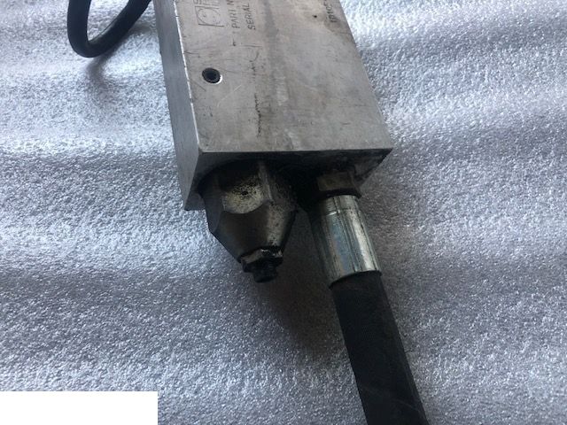 Claas Ranger - Zamek Siłownika Wychyłu Łyźki