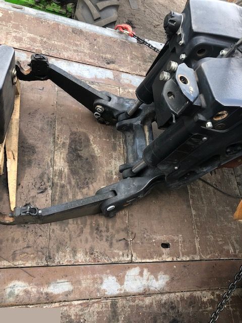 New Holland T8 Przedni Podnośnik TUZ