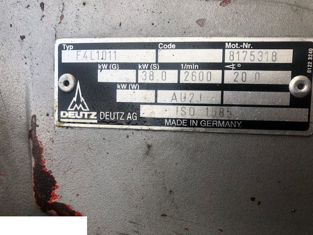 Deutz f4l1011 - Obudowa Łapa Silnika Osłona Pompa Oleju Koło Pasowe Obudowa Wentylatora