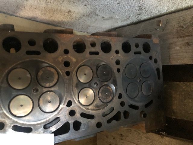 Deutz TCD 6.1l L6 - Głowica