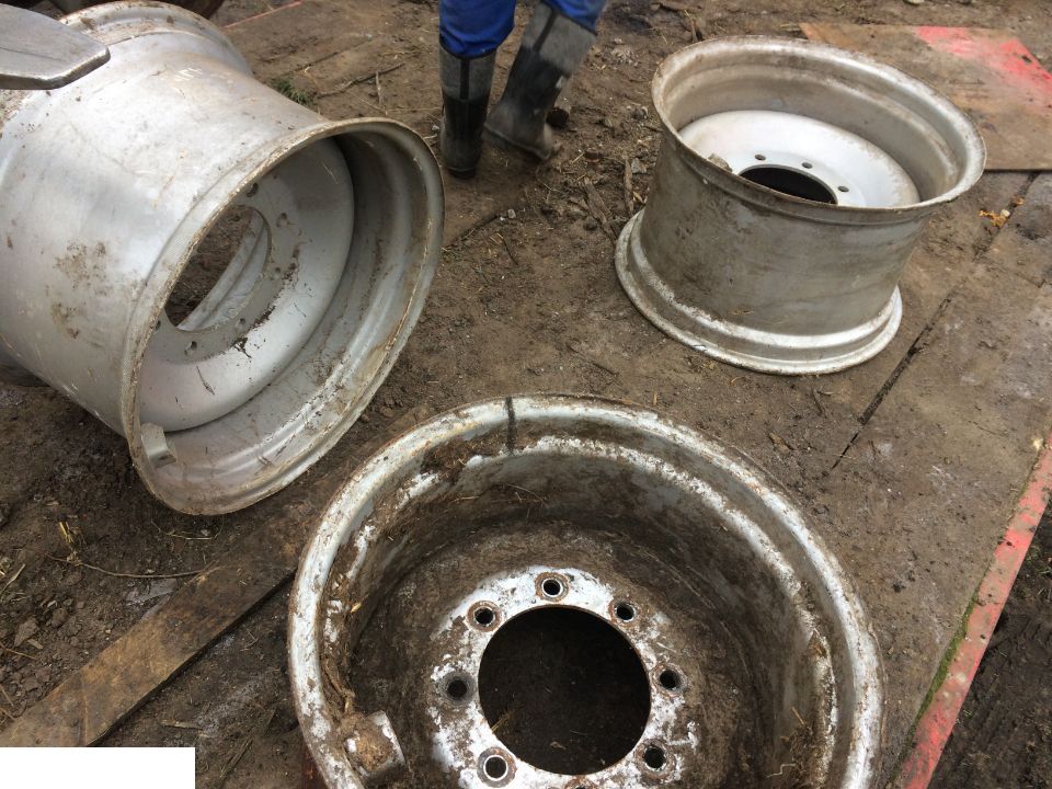 Felga Manitou Merlo 15x24