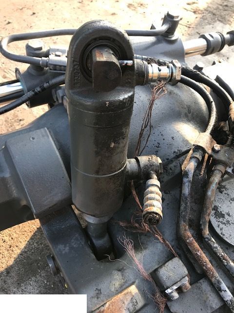 Fendt - Siłownik Amortyzacji Osi