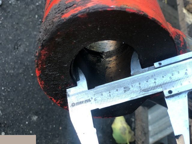 Manitou 524 - Siłownik Wychyłu Łyźki