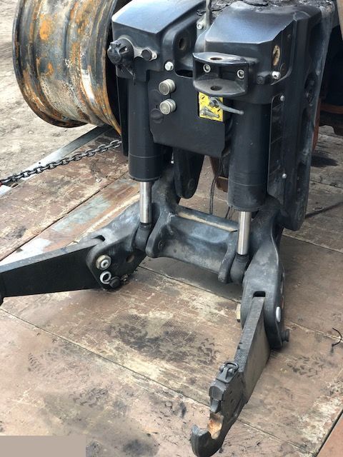 New Holland T8 Przedni Podnośnik TUZ