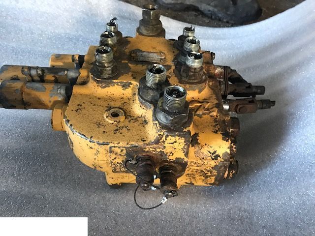 JCB 3cx 4cx - Rozdzielacz Przedni