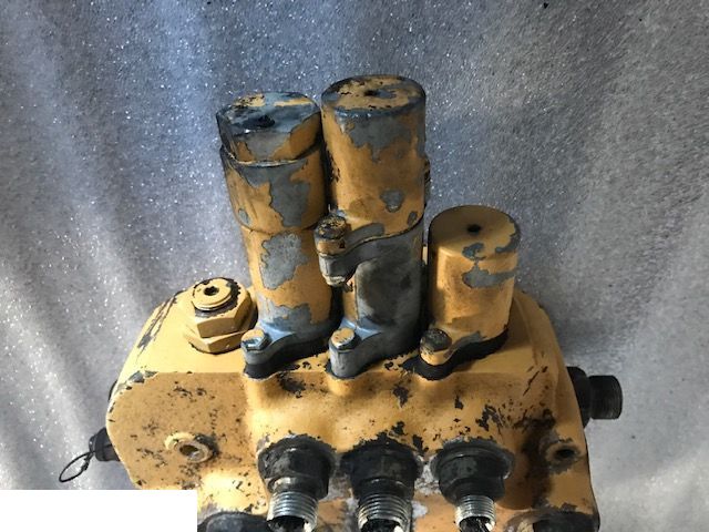 JCB 3cx 4cx - Rozdzielacz Przedni