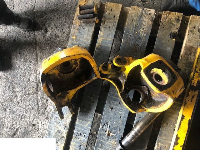 Jcb 3cx - Sworzeń Zwrotnicy