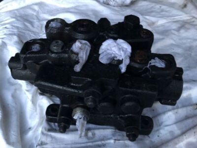 JCB 4CX - Rozdzielacz