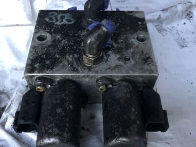 JCB 4CX - Rozdzielacz