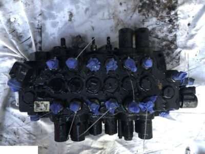 JCB 4CX - Rozdzielacz / Dzielnik Strumienia