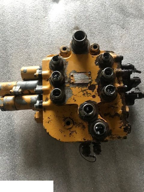 JCB 4cx Rozdzielacz - Przód