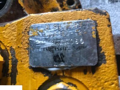 JCB 4cx Rozdzielacz - Tył