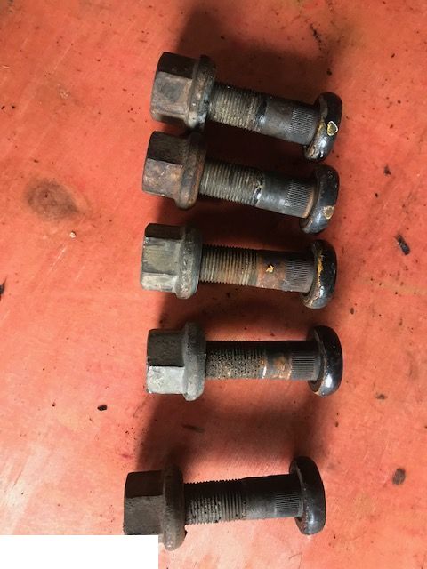 JCB 4cx - Szpilki Koła