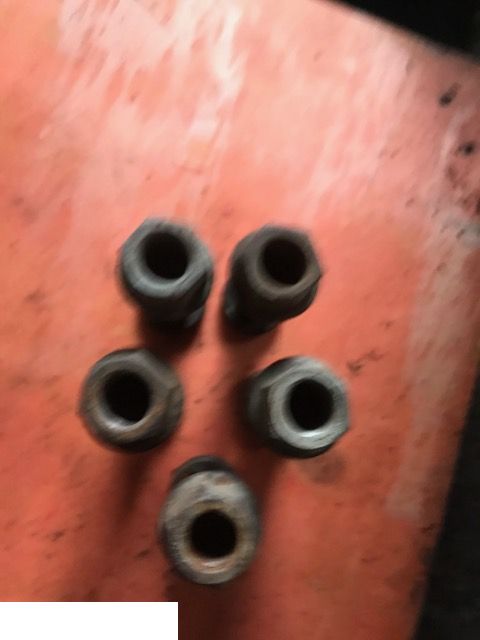 JCB 4cx - Szpilki Koła