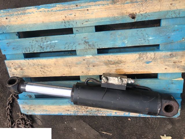 JCB 526-56 - Siłownik Wychyłu Łyźki