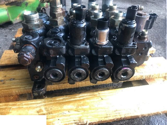 JCB TM 320 - Rozdzielacz Hydrauliczny