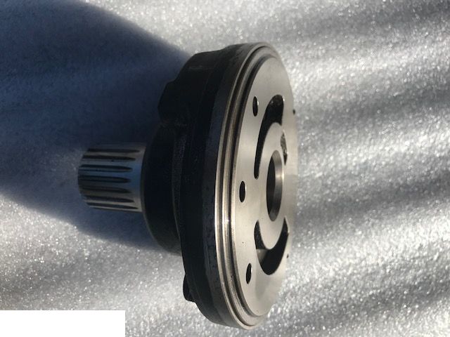 John Deere 3200 3215 3220 3400 3415 - Pompa Jazdy / Konwerter