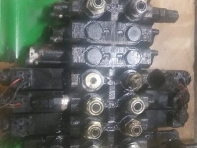 John Deere 3200 - Rozdzielacz