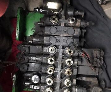 John Deere 3200 - Rozdzielacz