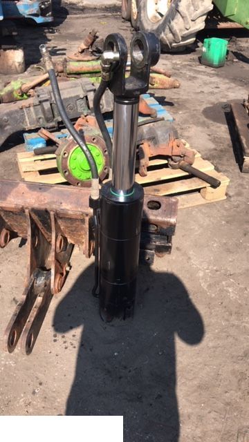 John Deere 3420 - Siłownik Poziomowania