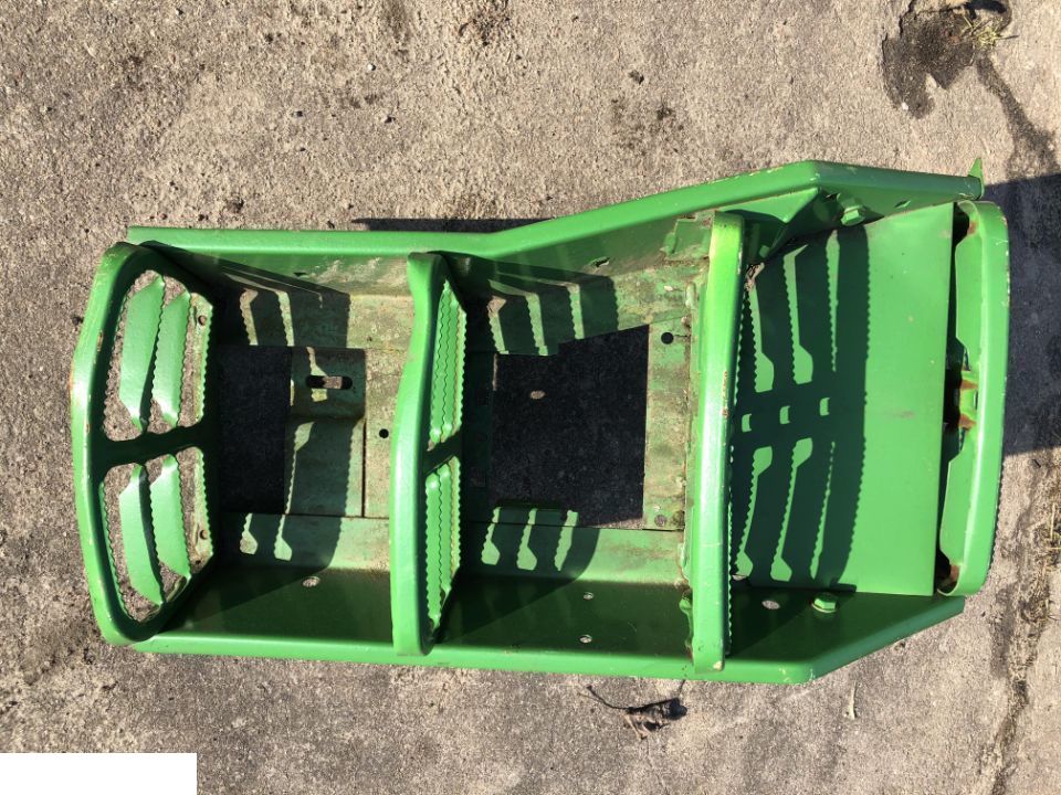 John Deere 6510,6530,6610,6620,6630,6830,6910,6920,6930,7420,7430, 7520,7530 - STOPNICA / STOPNIE