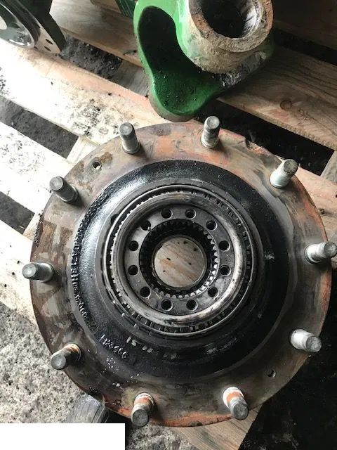 John Deere 6620 6820 6920 - Piasta koła