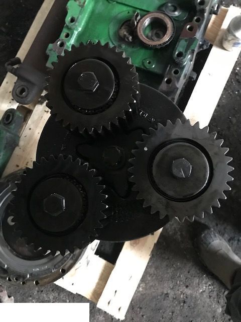 John Deere 6820 - Zwolnica Tylna