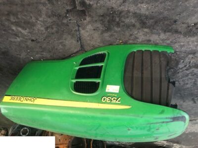 John Deere - Pokrywa Silnika