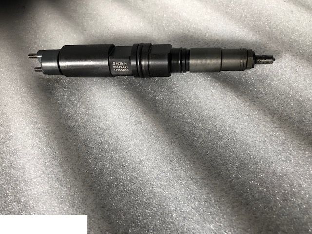 John Deere RE549641 - Wtrysk