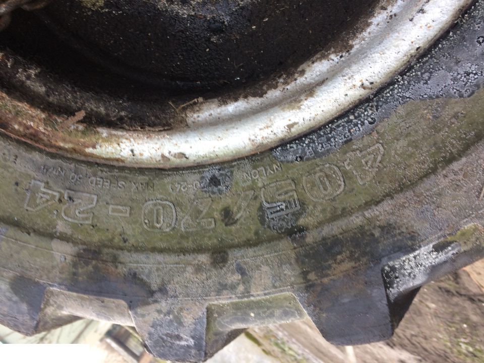 Koło John Deere 4400 - 405/70-24
