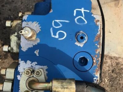 Liebherr L544 L550 L554 - Rozdzielacz Hydrauliczny