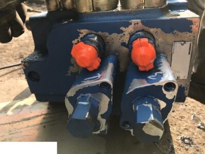 Liebherr L544 L550 L554 - Rozdzielacz Hydrauliczny