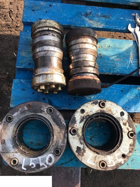 Liebherr L554 - Łoźyska Skrętu Główne