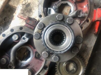 Manitou 626 - Mechanizm Róźnicowy Clark Hurth