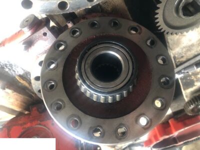 Manitou 626 - Mechanizm Róźnicowy Clark Hurth