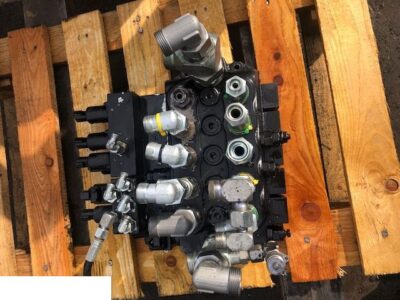 Manitou 627 - Rozdzielacz Hydrauliczny