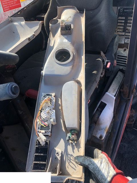 Manitou - Kabina [CZĘŚCI]