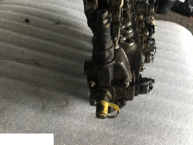 Manitou MT - Rozdzielacz