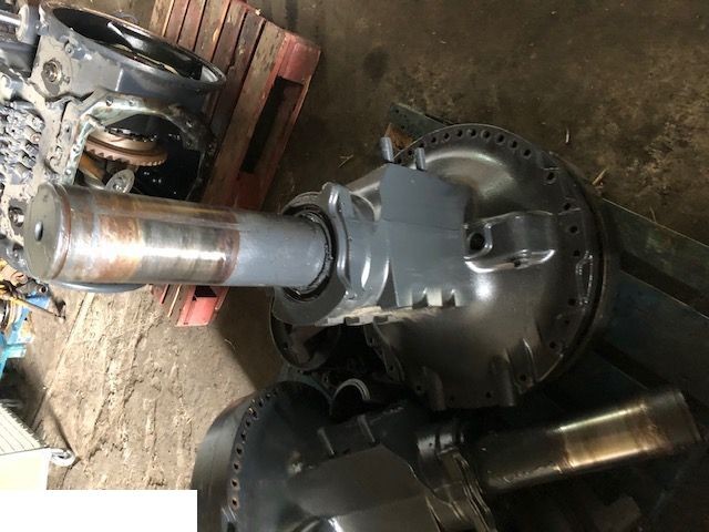 Massey Fefguson 8280 | 8650 | 8660 | 8670 | 8680 | 8690 - Zwolnica - Zwrotnica - Półoś - Skrzynia