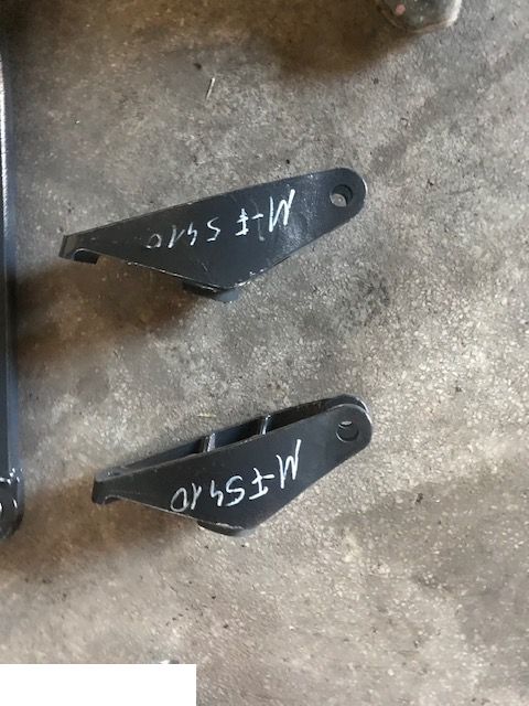 Massey Ferguson 5425 5445 5435 5460 5465 5400 5455 - Mocowanie Pod Zwolnice / Odciągi Boczne