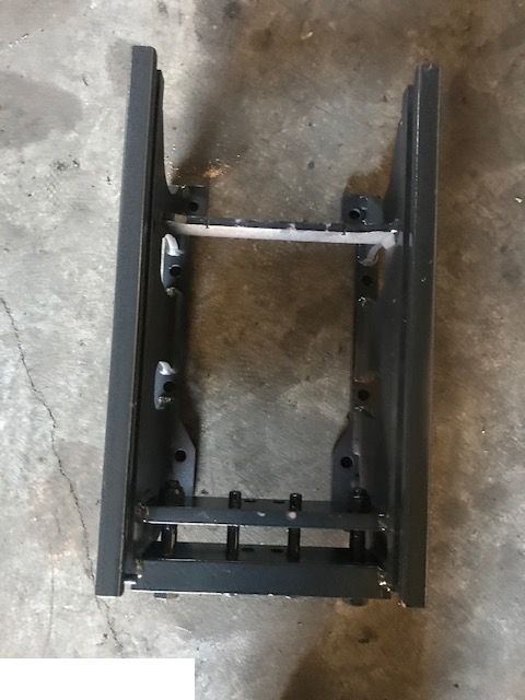 Massey Ferguson 5425 5465 5435 5460 5445 5455 5410 5400 - Prowadnice Zaczepu